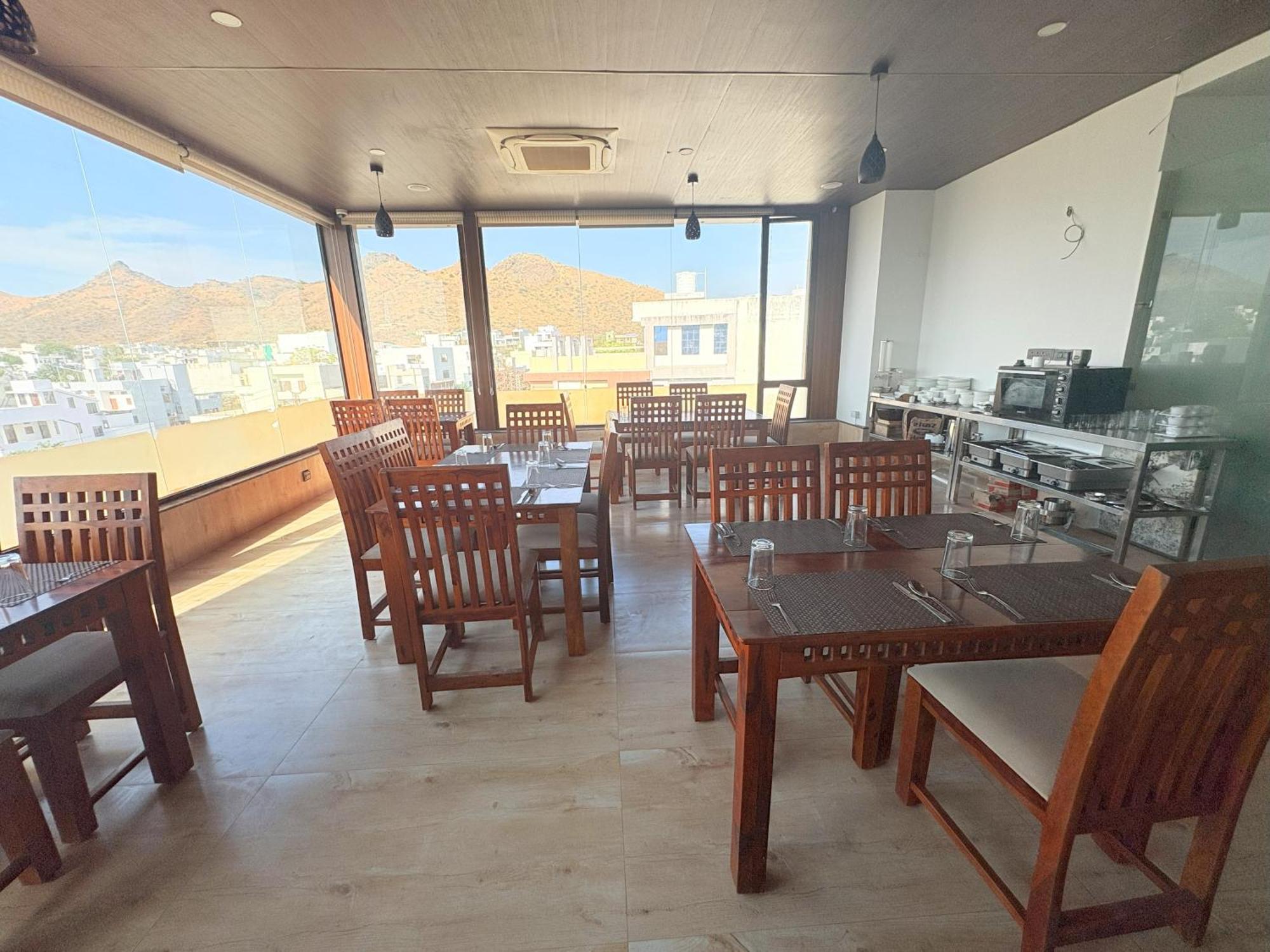 Parampara Hotels And Resorts Udaipur Bagian luar foto