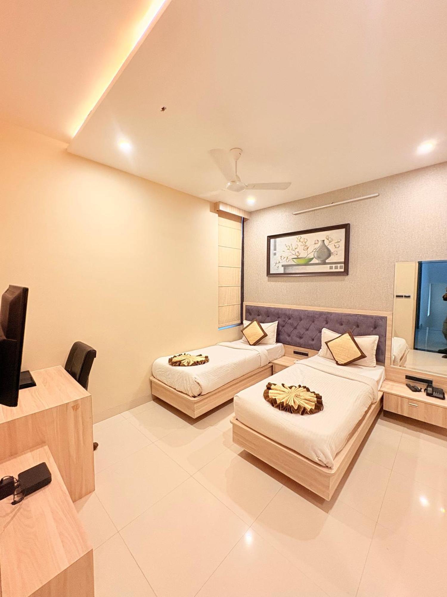 Parampara Hotels And Resorts Udaipur Bagian luar foto